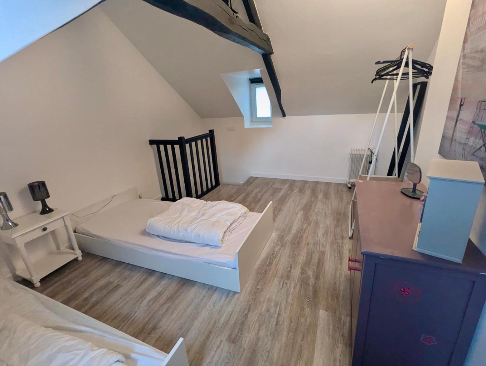 Charmante Maison Au Coeur De Виллервиль Экстерьер фото